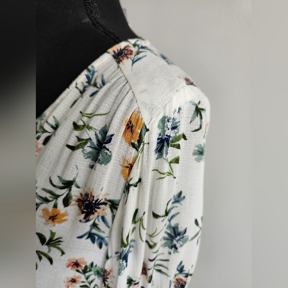 LUCKY BRAND FLORAL V-NECK PEPLUM BLOUSE - Picture 4 of 10